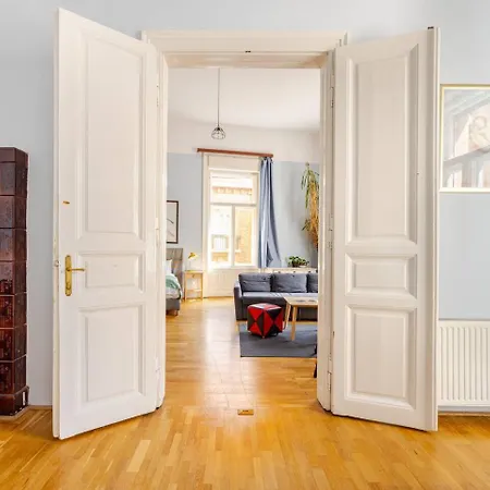 Budapestayz - Jozsef Boedapest